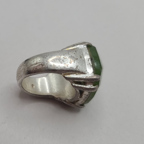 Large Green Faceted Cocktail Ring - Picture 4 of 5